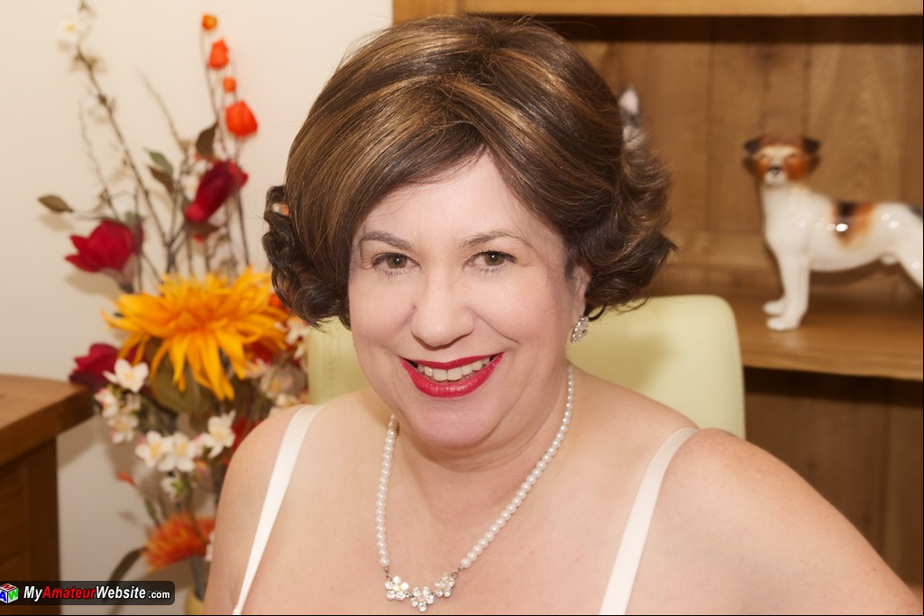 AuntieTrisha - White Silk Slip